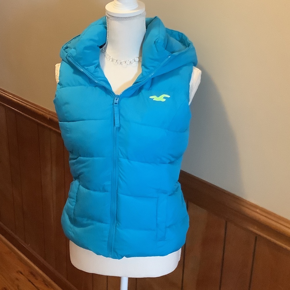 Hollister puffer vest